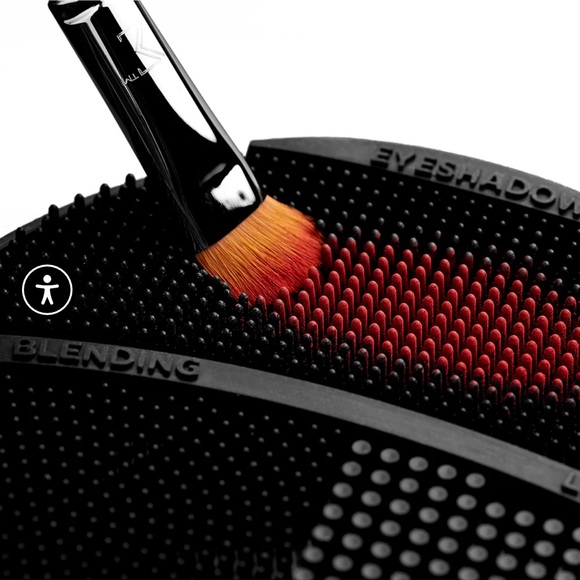 SIGMA® SWITCH Instant Shade Remover - Picture 4 of 7